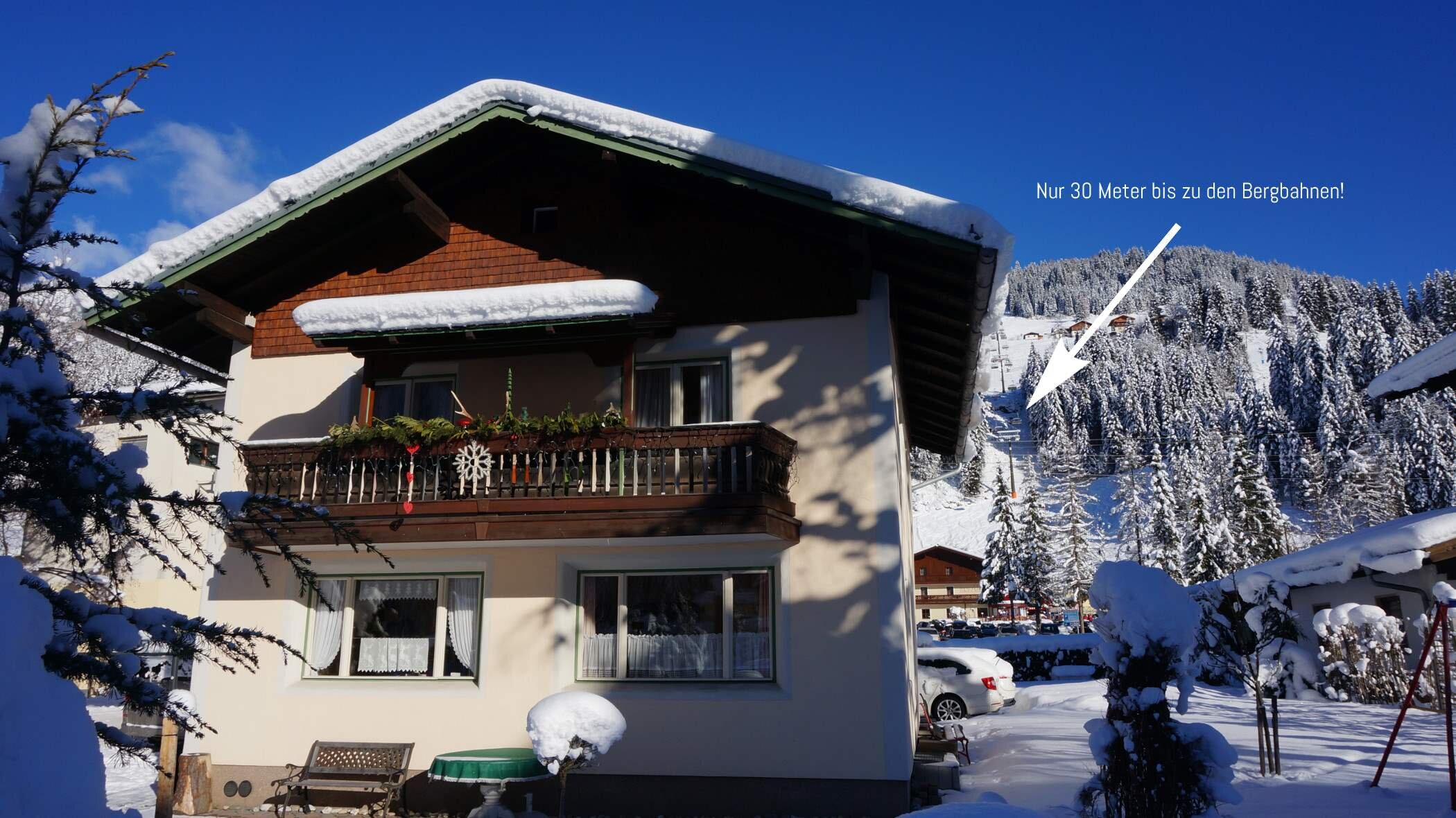 Außenansicht vom Ferienhaus Försterlisl im Winter