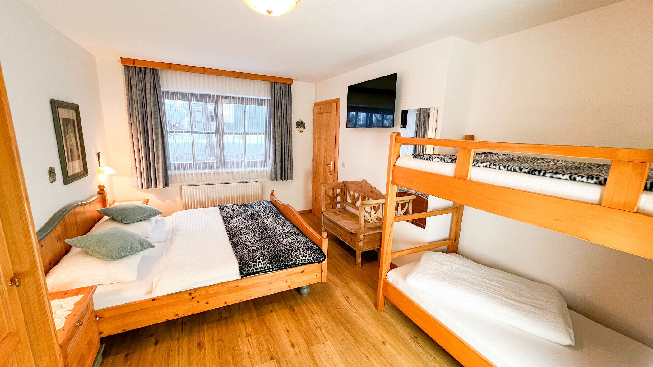 4 Bettzimmer mit Stockbett beim Landhaus Försterlisl